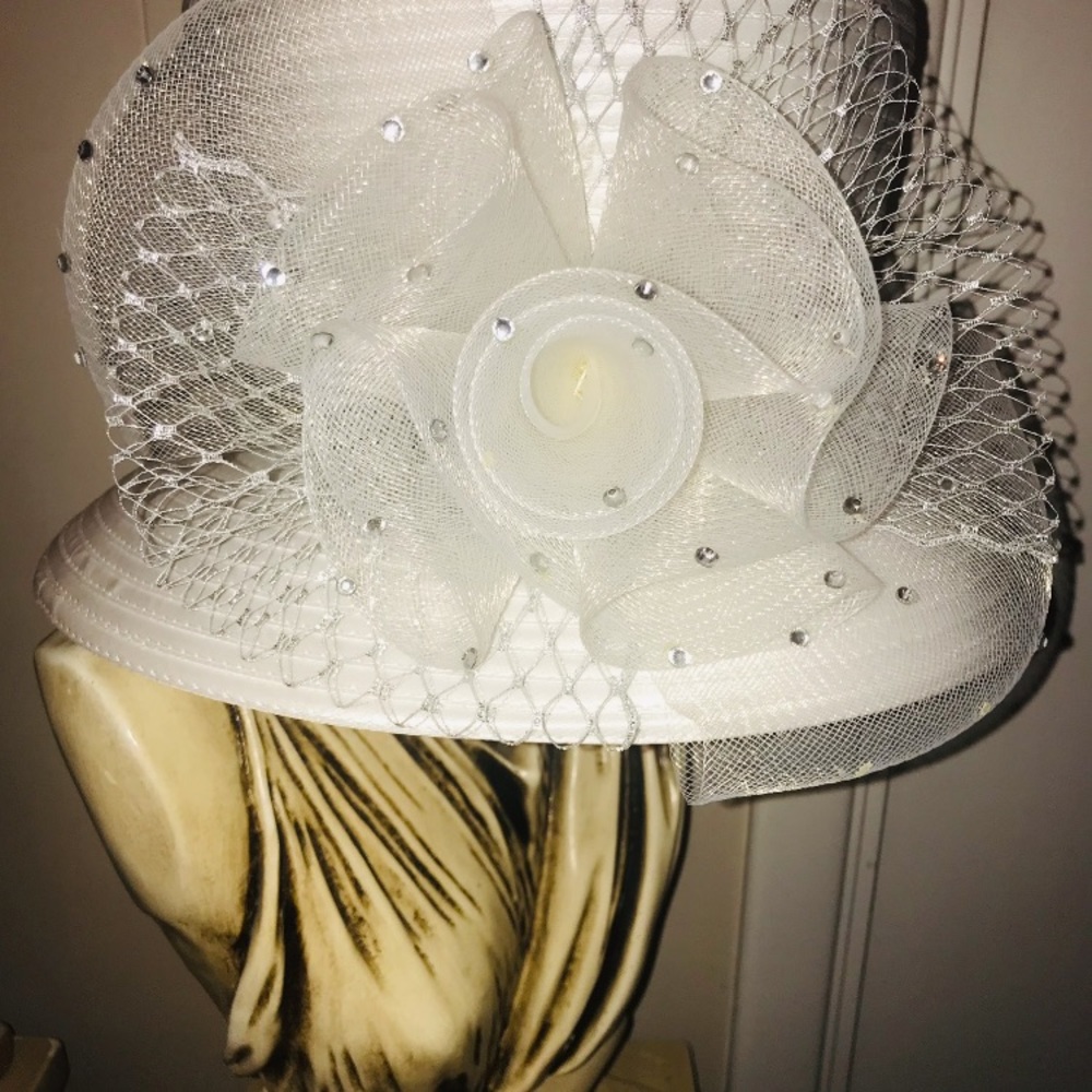 Women hat - Picture 3 of 4